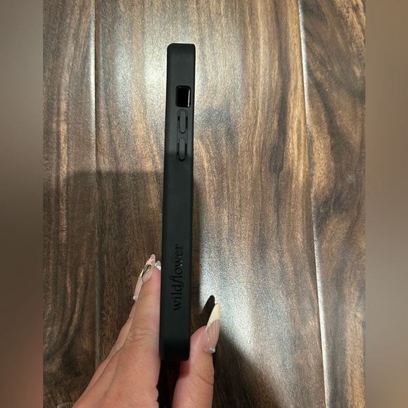 WILDFLOWER iPhone 14 pro max case - Picture 3 of 4